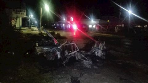 Rescatan a reos con autos bomba en Tula.