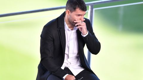 Kun Aguero se retira del fútbol.