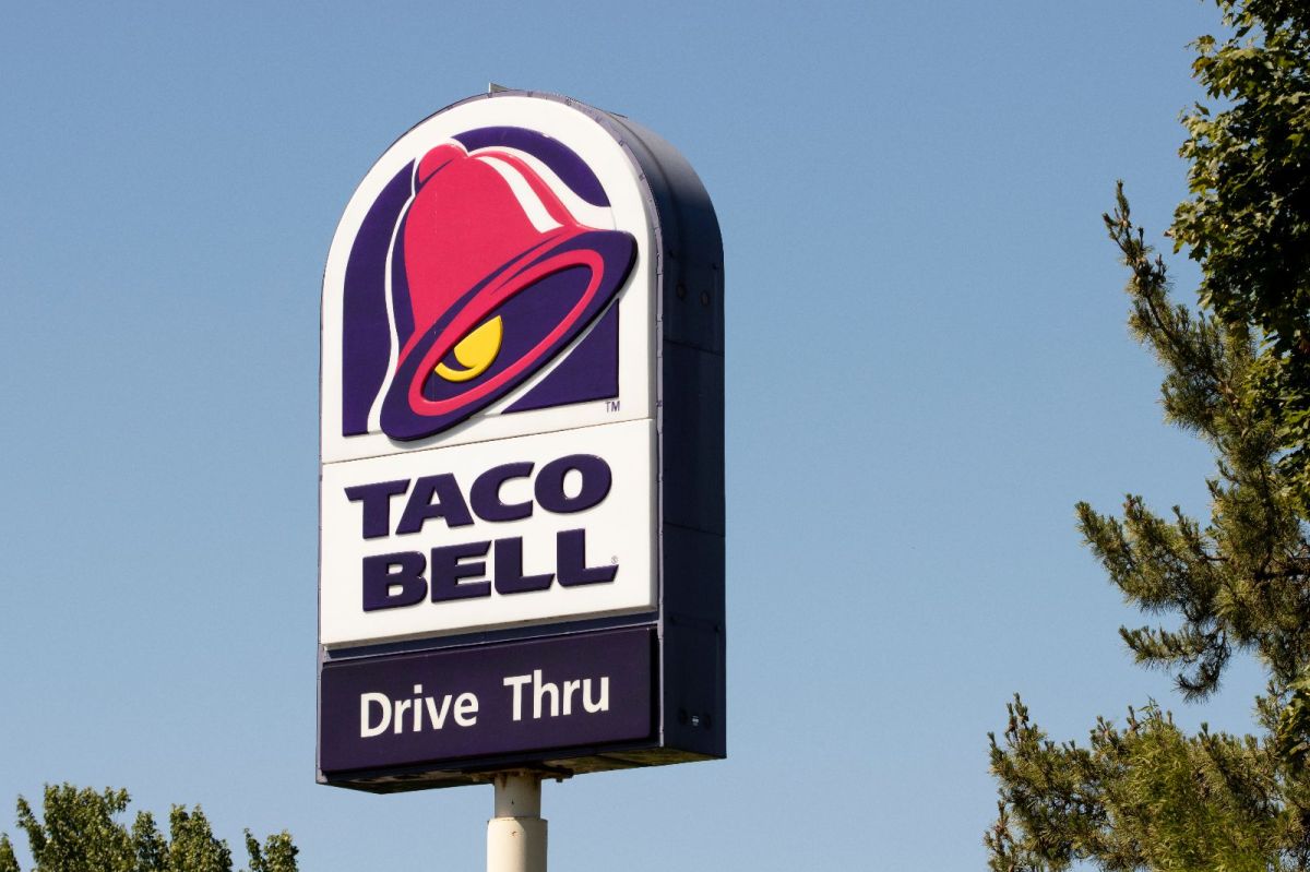 Taco Bell customer shoots drive-thru window for “poor service”