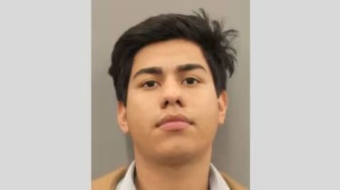 Alessio Leonardo Benvinetto, de 20 años, enfrenta dos cargos.