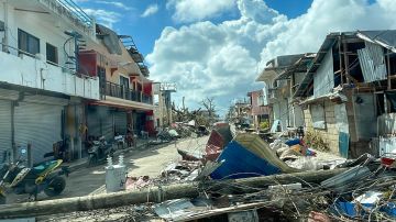 Aumenta a más de 200 los muertos por el tifón Rai en Filipinas, según la policía