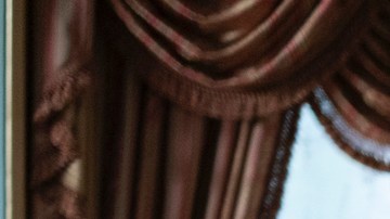 Carrie Coon y Morgan Spector en una escena de 'The Gilded Age' de HBO.