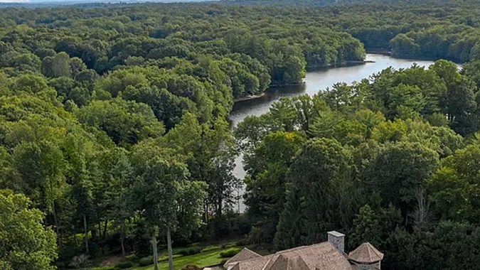 Vince McMahon, el magnate de la WWE, está buscando nuevos dueños para su mansión. (Zillow)