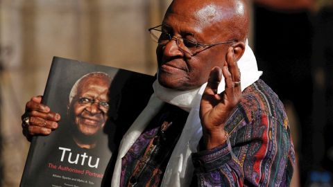 AMLO lamenta la muerte de Desmond Tutu y destaca su lucha