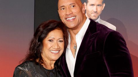 Dwayne Johnson sorprendió a su mamá con un espectacular regalo de Navidad: "Mereces mucho más"