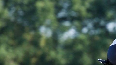 Iván Romeo sufrió un accidente luego de que un vehículo lo impactó.
