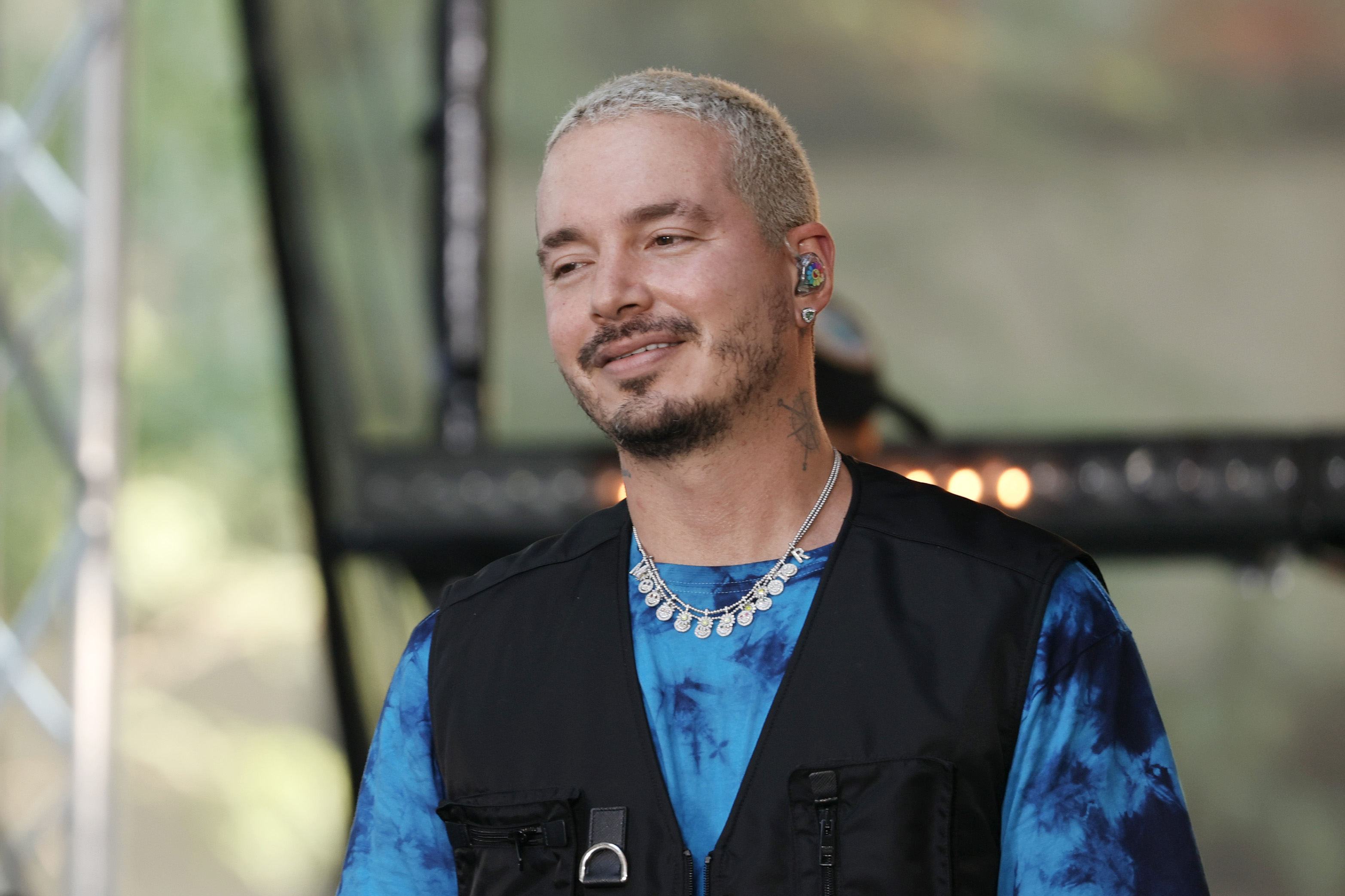 J Balvin Es Nombrado ‘Artista Afro-Latino Del Año’ Y Se Enciende La ...