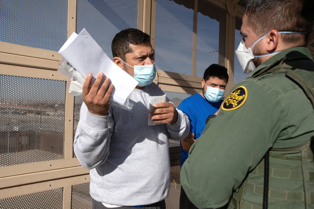 Dos migrantes centroamericanos llegan a Ciudad Juárez tras pedir asilo en EE.UU.