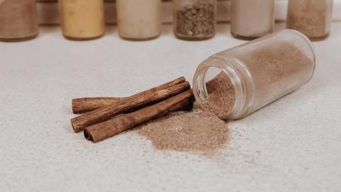 El ritual con canela del primer día del mes es poderoso para atraer la prosperidad.