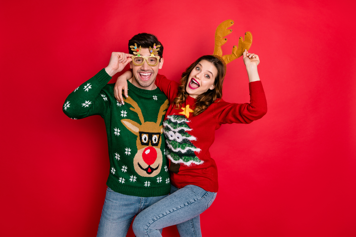 Los ugly sweaters son una de las tradiciones navideñas más divertidas