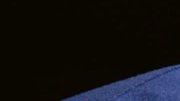 Soñar con una persona que no le hablas refleja emociones y sentimientos.