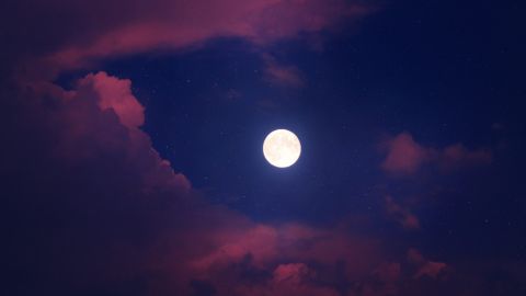La luna llena del 19 de diciembre es la última del año y es ideal para los rituales de renovación.