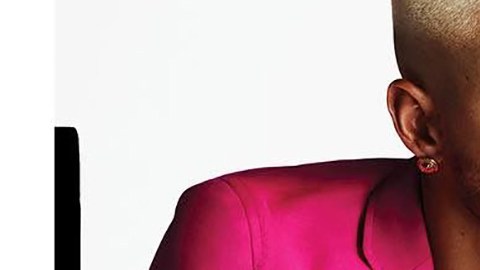 Maluma en su primer campaña como modelo de Versace