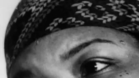 Quién fue Maya Angelou, la primera mujer negra que aparece en una moneda en Estados Unidos