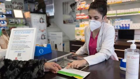Ómicron: la OMS advierte que la mitad de toda Europa estará contagiada en semanas y recomienda actualizar las vacunas