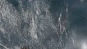 Erupción del volcán submarino cerca de Tonga