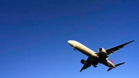 5G: cómo afecta esta tecnología a los aviones comerciales (y por qué las aerolíneas en EE.UU. hablan de un peligro inminente)