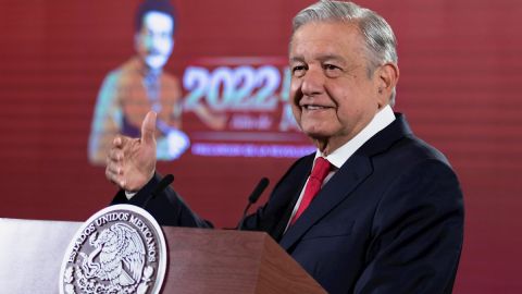 AMLO se presenta “ronco” a la conferencia mañanera por lo que se hará la prueba de la COVID-19