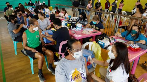 Presidente de Filipinas, Rodrigo Duterte, amenaza con detener a los no vacunados que salgan a la calle