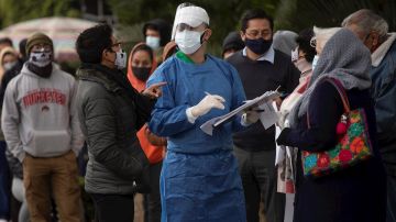 México supera las 300 mil muertes por la COVID-19 y llega a más de 4 millones de contagios