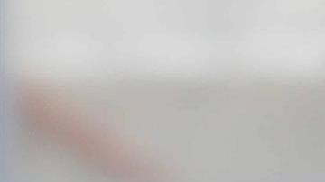 Jorge Méndez y Alexander Callens disputan un balón en el amistoso jugado en Lima.