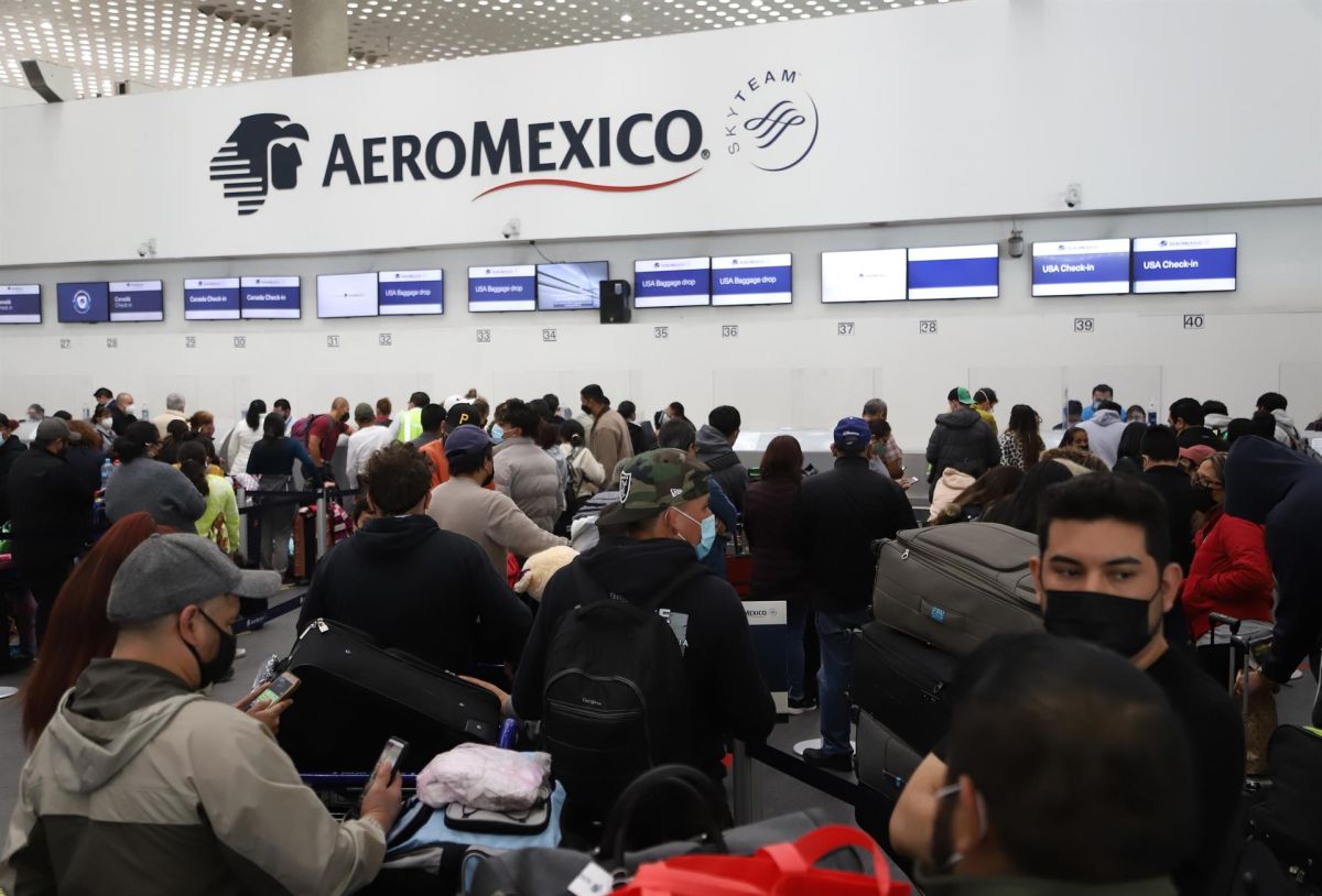 Flight cancellations due to Ómicron arrive in Mexico and cause chaos