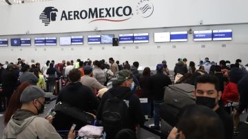 Caos en el Aeropuerto Internacional de la Ciudad de México.