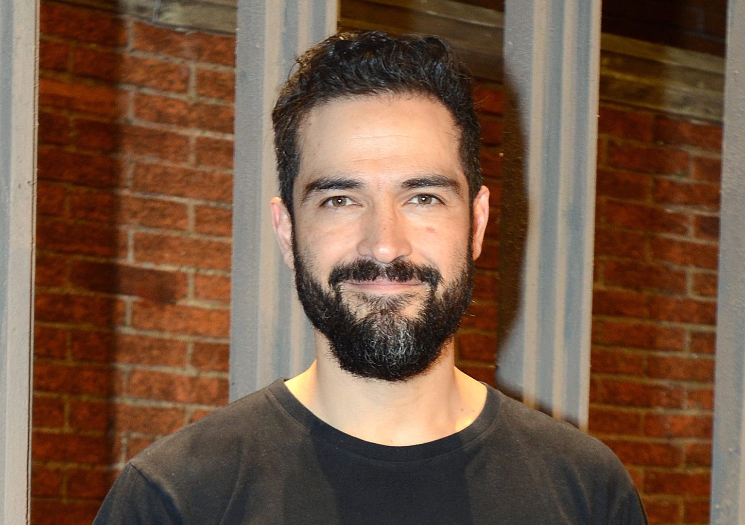 Alfonso Herrera é confirmado no elenco de novo filme de Zack Snyder -  POPline