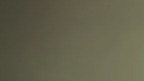 Responde a acusaciones de periodista con video en YouTube.