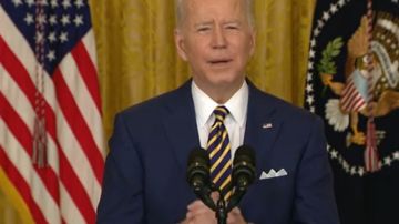 El presidente Joe Biden destaca logros de su primer año de gobierno.