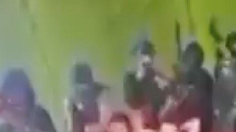 El CJNG graba a 10 personas previo a la ejecución de 9 de ellas.