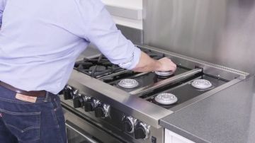 CR-Appliances-Inlinehero-how-to-clean-your-stove-1221