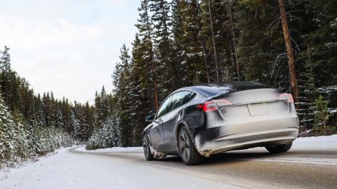 CR-Cars-InlineHero-How-Much-Do-Cold-Temperatures-Affect-EVs-Driving-Range-12-21