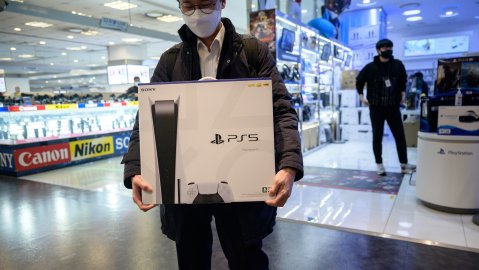 Las acciones de Sony se desplomaron tras el anuncio de Microsoft de adquirir Activision Blizzard-GettyImages-1229598487.jpg