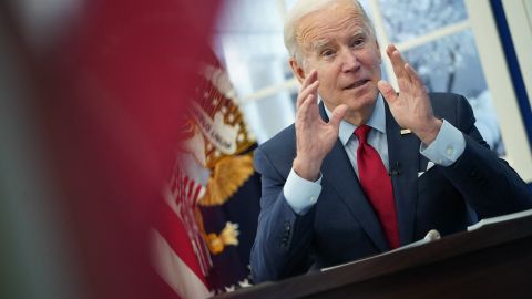 La Administración Biden refuerza su lucha contra la pandemia de COVID-19.