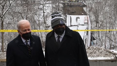 Biden visita puente derrumbado en Pittsburgh