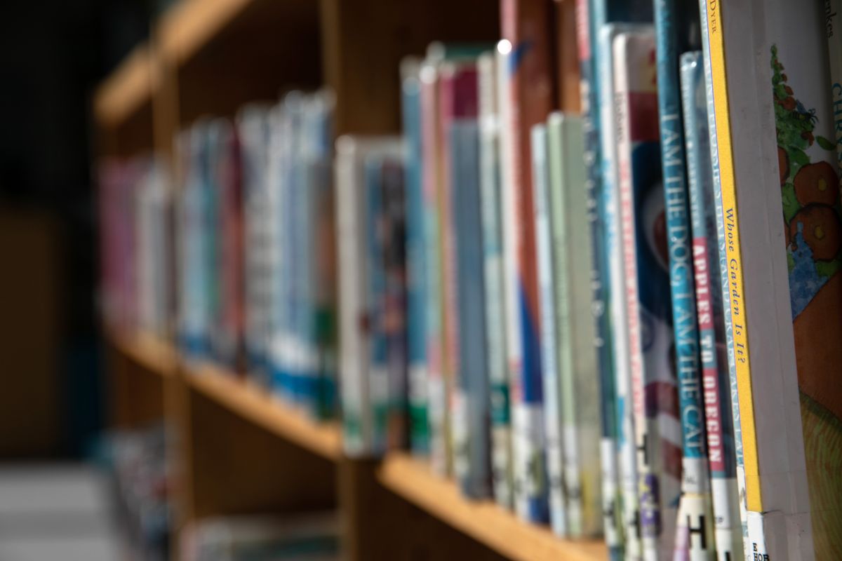 Un condado de Connecticut decidió censurar libros en sus bibliotecas escolares.