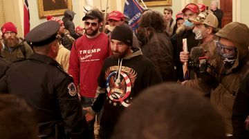Asalto al Capitolio: tres policías más demandan a Donald Trump por los hechos del 6 de enero de 2021