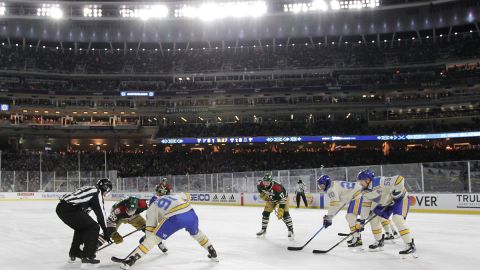 El Winter Classic se realizó en el Target Field de los Mellizos de Minnesota.