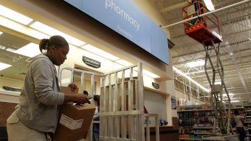 Walmart comienza a vender pastillas COVID en algunas sucursales-GettyImages-72014223.jpeg