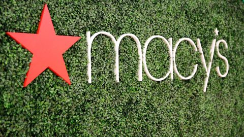 Macy's solicitará el estado de vacunación de todos sus empleados-GettyImages-800634192.jpg