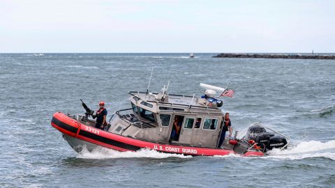 "Fue muy duro", dice colombiano Juan Esteban Montoya, el único sobreviviente del naufragio frente a Florida