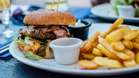 Hamburguesa con papas