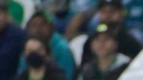 El lateral de León se mantendrá confinado en Kingston.