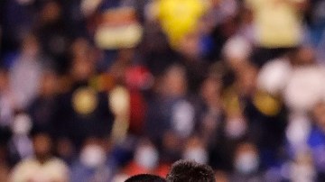 Solari fue expulsado por reclamar al árbitro en la J1 frente a Puebla.