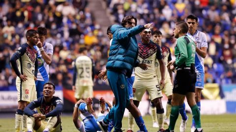 Solari fue expulsado por reclamar al árbitro en la J1 frente a Puebla.