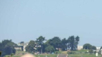 En el 2017 cientos de manifestantes gritaron no al fascismo en Alamo Square, San Francsico.