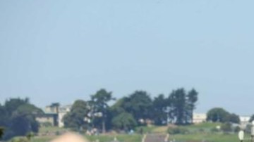 En el 2017 cientos de manifestantes gritaron no al fascismo en Alamo Square, San Francsico.