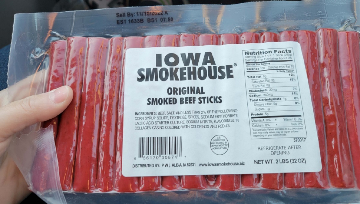 Abbyland Foods realiza el retiro de palitos de res ahumados de Iowa Smokehouse debido a un error de etiquetado y alérgenos no declarados.