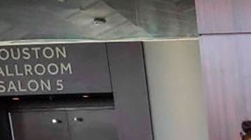 Susy Gerónimo (vestido violeta) en un taller para prevención de VIH en Houston.